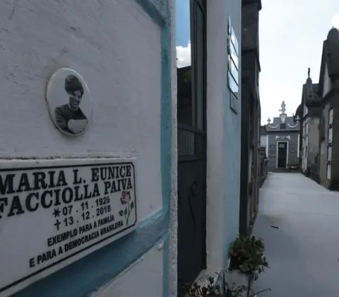 Imagem do post Túmulo de Eunice Paiva vira ponto turístico após Ainda Estou Aqui