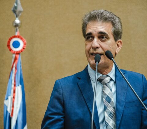 Imagem do post Robinson Almeida critica Bruno Reis e cobra soluções para o transporte público em Salvador