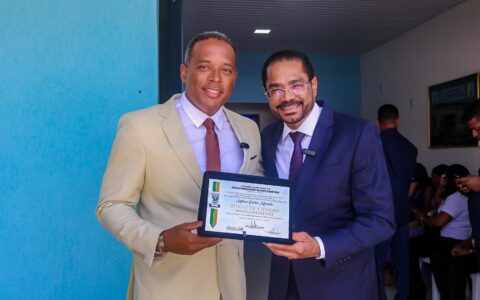 Imagem do post Deputado baiano recebe título de cidadão Mangabeirense
