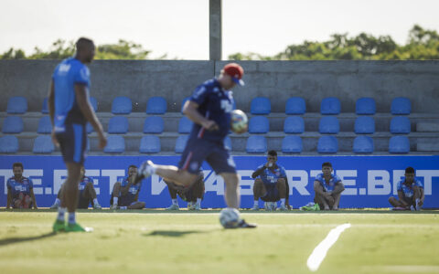 Imagem do post Saiba a gravidade das lesões de Sanabria e Gilberto; Everto Ribeiro treina com bola