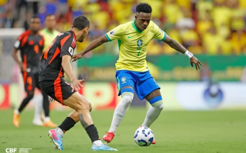 Imagem do post “Que seja uma virada de chave”, diz Vini Jr ao projetar evolução da Seleção Brasileira