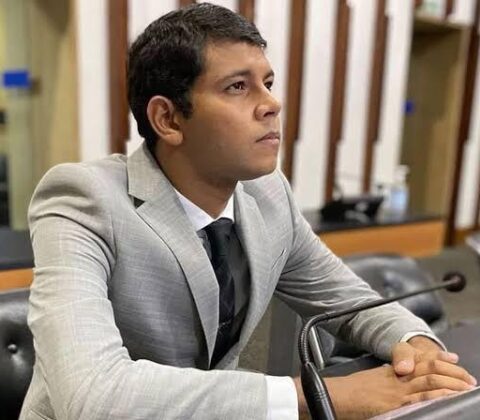 Imagem do post Deputado baiano é internado com embolia pulmonar