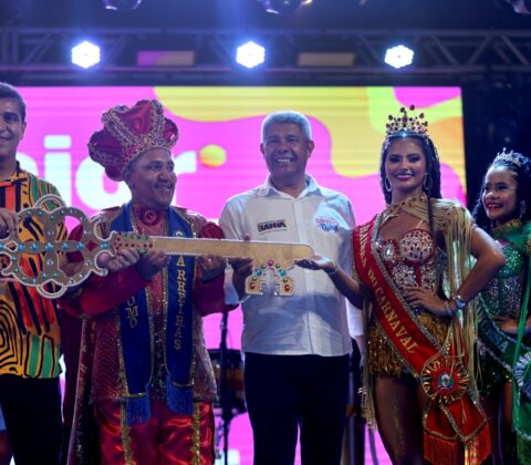 Imagem do post Em Barreiras, Jerônimo abre os Carnaval do interior da Bahia
