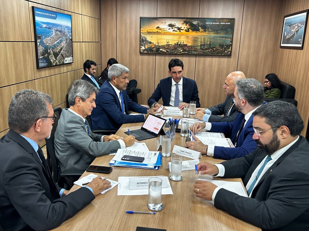 Governador se reúne com ministros em busca de investimentos para Bahia