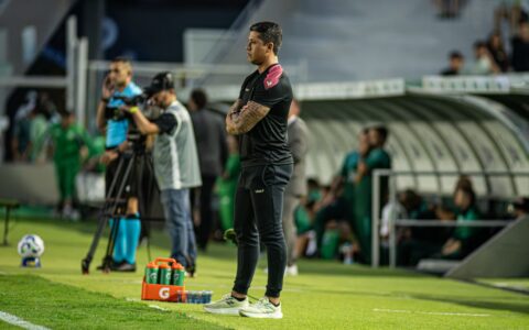 Imagem do post ”Ainda é início de temporada”, diz Carpini após derrota para o Juventude