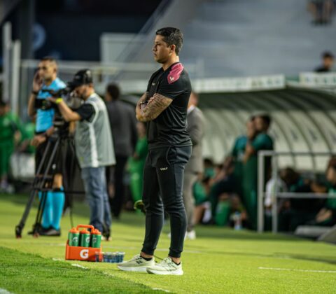 Imagem do post ”Ainda é início de temporada”, diz Carpini após derrota para o Juventude