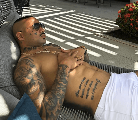 Imagem do post Atacante do Jacuipense curte carnaval e manda provocação para o Bahia