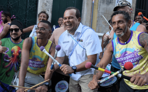 Imagem do post Vice-governador Geraldo Junior visita circuito Batatinha e recebe carinho dos foliões no Pelourinho