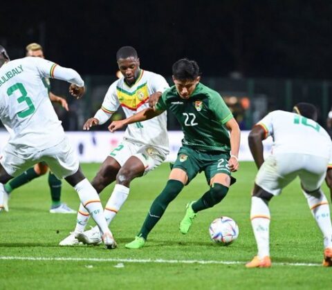 Imagem do post Vitória tem interesse em meia da seleção boliviana, diz site