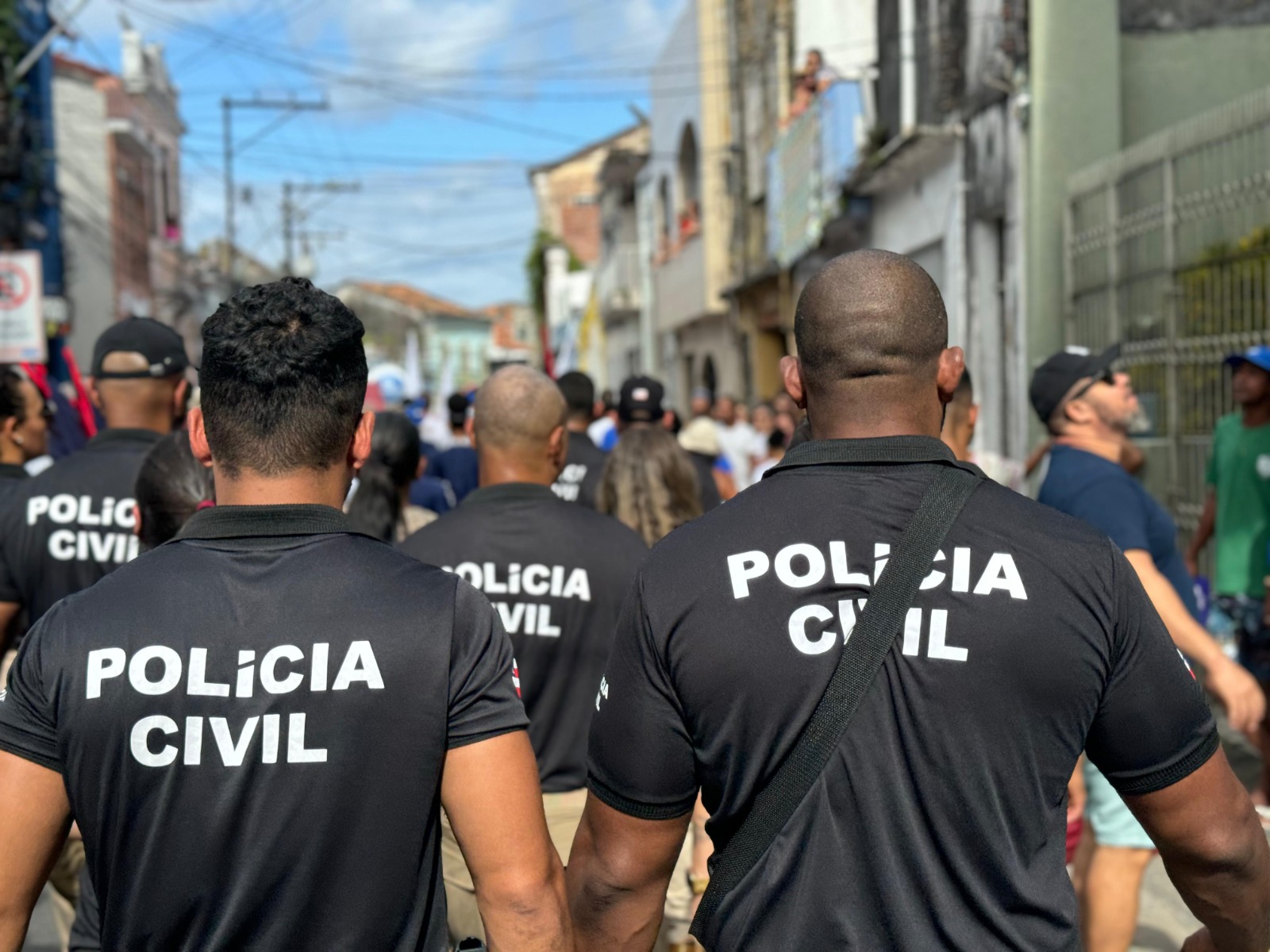 Foragido da Justiça de Goiás é preso pela Polícia Civil da Bahia no circuito Dodô