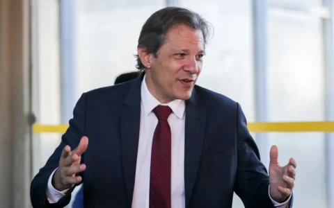 Imagem do post Haddad critica adiamento dos precatórios e defende responsabilidade fiscal