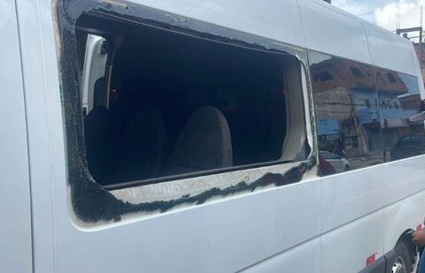 Imagem do post Van com torcedores do Vitória de Feira é apedrejada a caminho de Salvador
