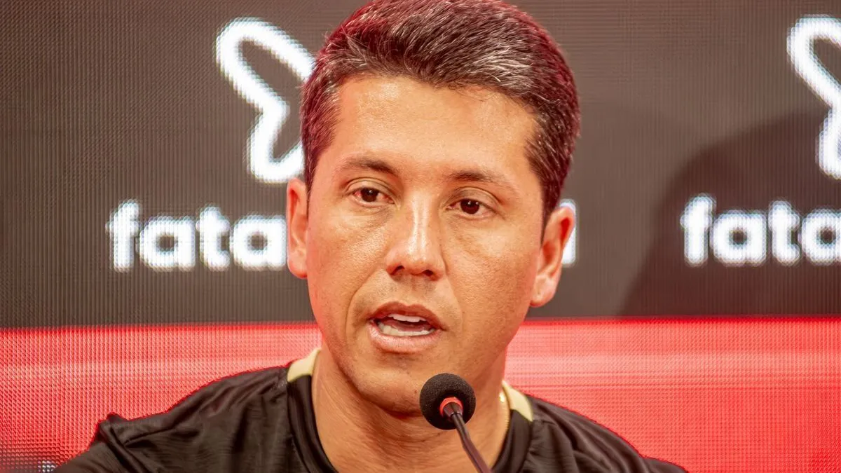 VÍDEO: Em coletiva, Thiago Carpini diz que “Náutico é melhor que o Boston River”