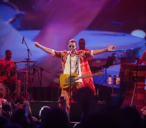 Imagem do post Alexandre Peixe comanda a segunda de Carnaval em Minas Gerais e encerra a folia nesta terça, em Salvador
