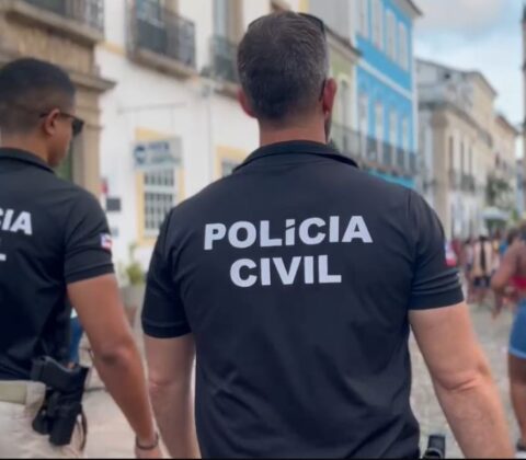 Imagem do post Policiais civis cumprem dois mandados de prisão no circuito do Carnaval