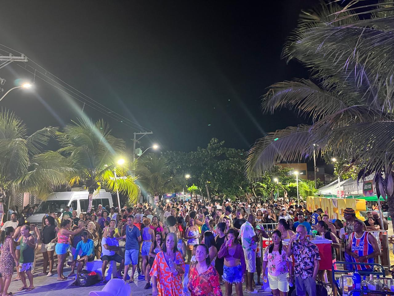 Virada do Carnaval agita Arembepe