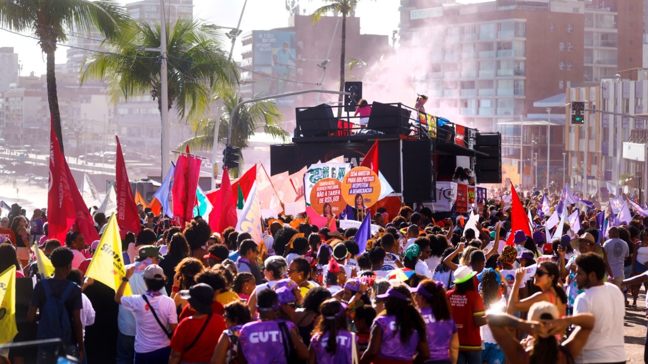 Marcha 8M mobiliza mulheres em Salvador por igualdade e fim da violência de gênero