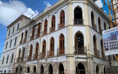 Imagem do post Obras da Escola de Música e Artes e da Sala de Espetáculos Letieres Leite já estão 60% concluídas