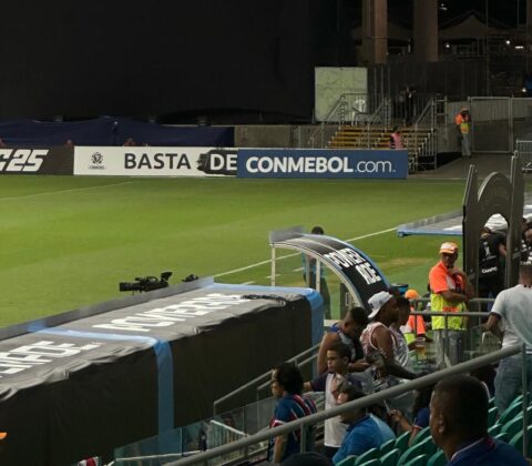 Imagem do post Junção de placas gera ‘protesto’ inusitado na Arena Fonte Nova