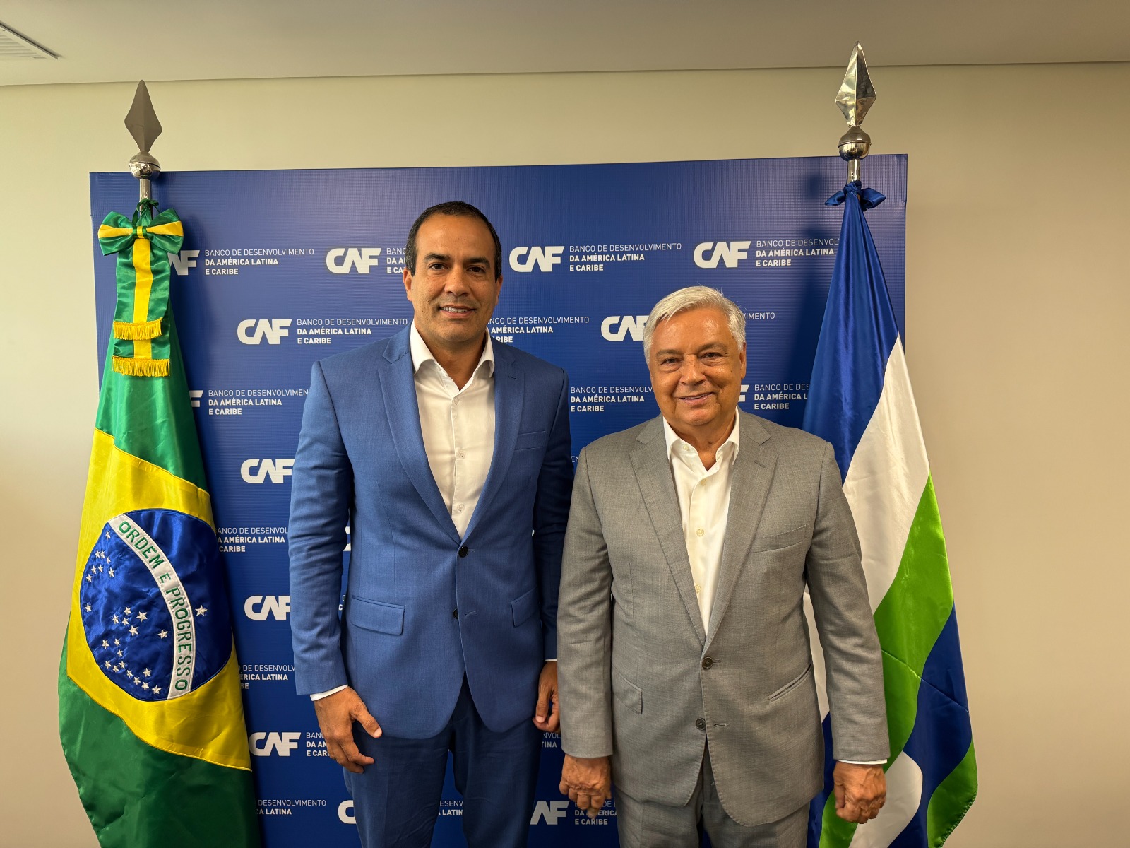 Bruno Reis assina financiamento de US$125 milhões para Teleférico e investimentos em tecnologia