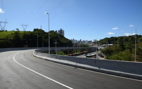 Imagem do post Novo viaduto é inaugurado pela Prefeitura na Avenida ACM
