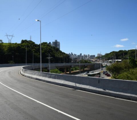 Imagem do post Novo viaduto é inaugurado pela Prefeitura na Avenida ACM