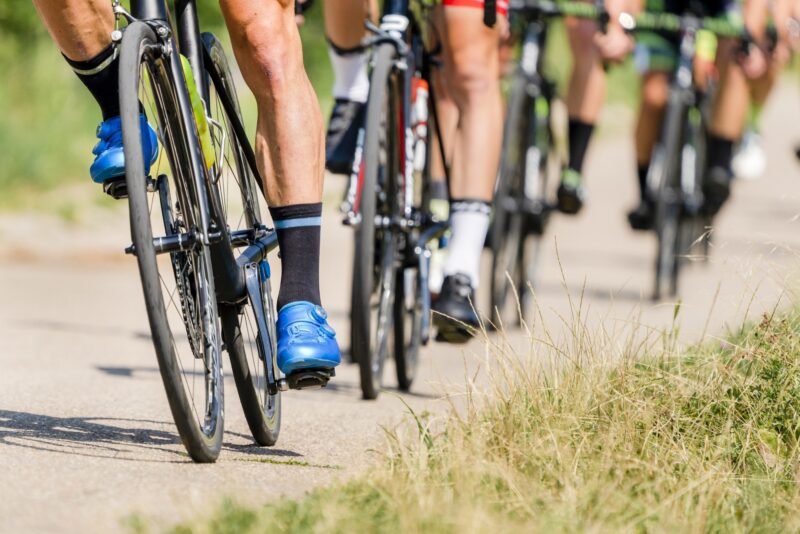Ciclismo, pilates e hyrox são tendências do esporte em 2025; saiba quando a suplementação é importante