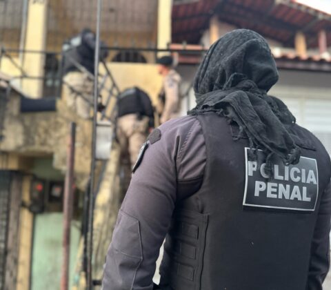 Imagem do post Policial penal envolvido em corrupção é afastado; profissional cobrava taxa a detentos