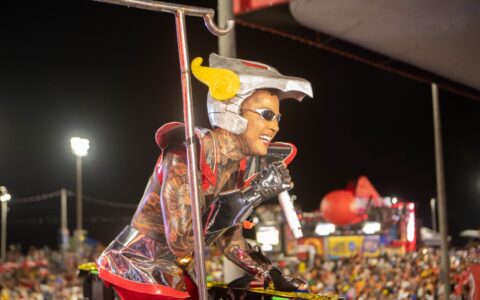 Imagem do post Pipoca do Kannário lota Farol da Barra nesse 2º dia do Carnaval de Salvador