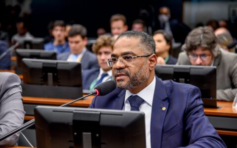 Imagem do post Deputado baiano comemora aprovação de projeto que beneficia pais e mães atípicos