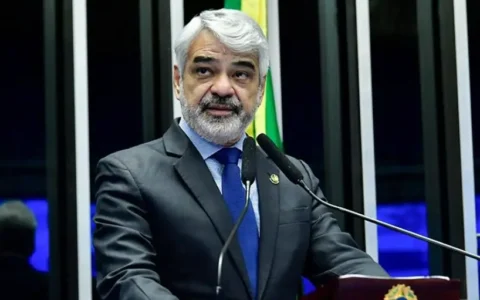 Imagem do post Presidente do PT defende fim da federação do partido com PCdoB e PV