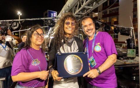 Imagem do post Luiz Caldas recebe título de Embaixador Sustentável do Carnaval de Salvador 2025