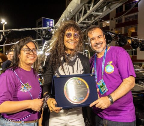 Imagem do post Luiz Caldas recebe título de Embaixador Sustentável do Carnaval de Salvador 2025