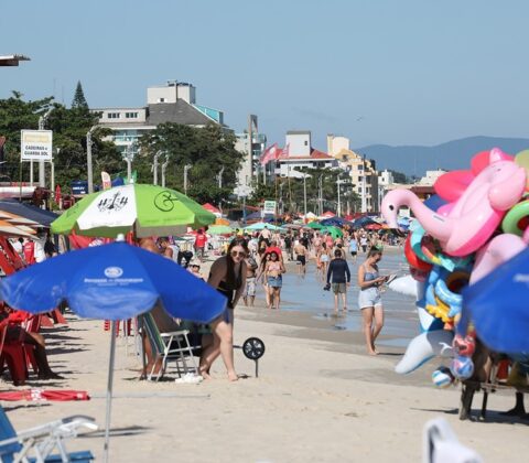 Imagem do post Homens são presos por torturarem turistas que teriam feito sinal de facção rival