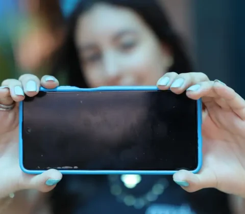 Imagem do post Conselho de Educação edita diretrizes sobre celular em sala de aula