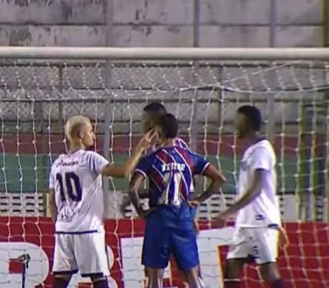 Imagem do post Árbitro comete erro em súmula e cita expulsão de goleiro no lugar de meia do Jacuipense