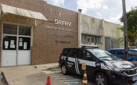 Imagem do post Carro roubado é recuperado pela Polícia Militar em Lauro de Freitas