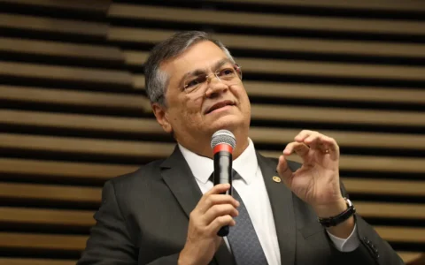 Imagem do post Dino dá 48 horas para líder do PL explicar acordo sobre emendas