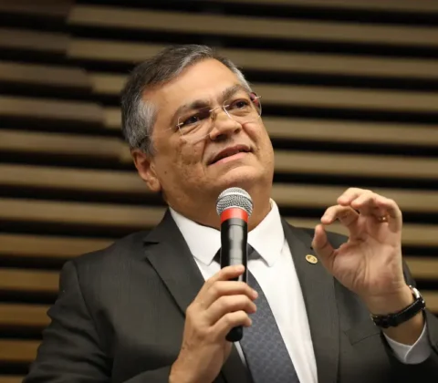 Imagem do post Dino dá 48 horas para líder do PL explicar acordo sobre emendas