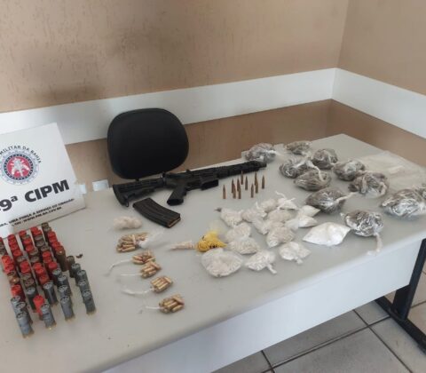 Imagem do post Fuzil e drogas são apreendidos pela PM em São Cristóvão