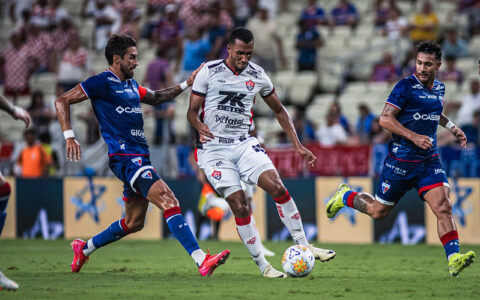 Imagem do post Duelo de Leões: Vitória busca primeiro triunfo no Brasileirão contra o Fortaleza no Barradão