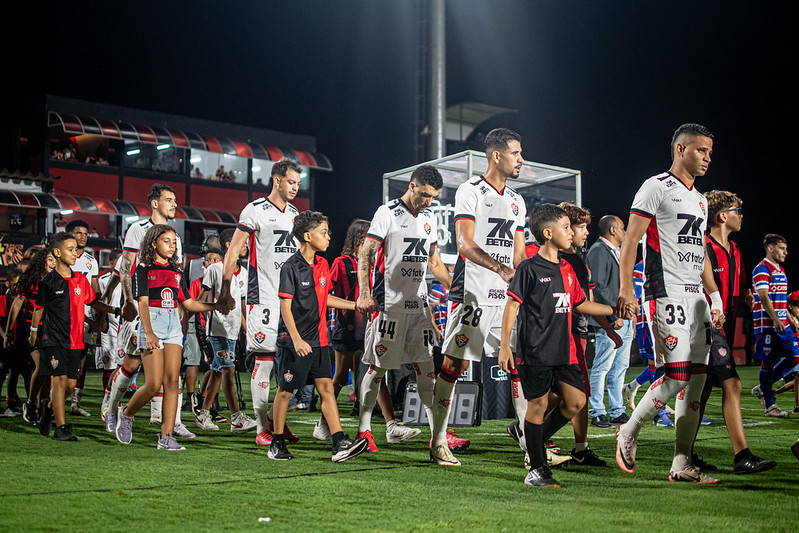 Vitória tem cinco desfalques por lesão e enfrenta o Fluminense com elenco reduzido no Maracanã