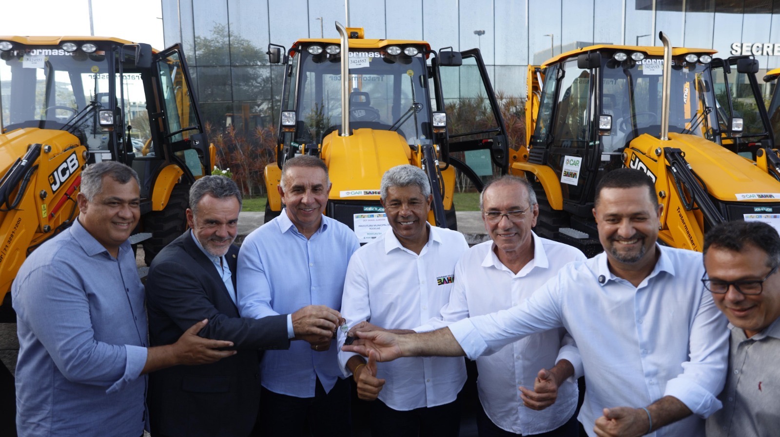 Governo da Bahia reforça enfrentamento à seca com entrega de equipamentos