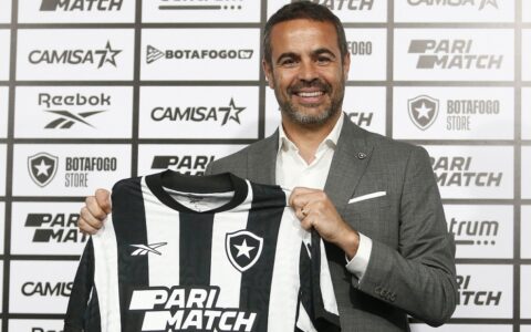 Imagem do post Técnico campeão da libertadores termina casamento e vive romance com neta de ídolo do futebol brasileiro