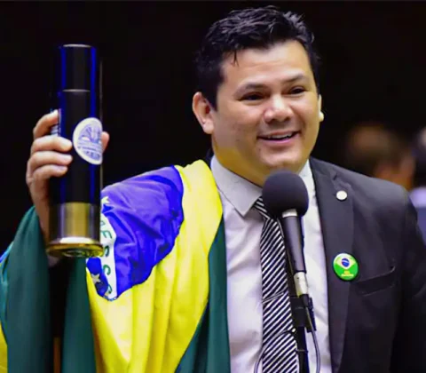 Imagem do post AGU pede investigação de deputado por declarações contra Lula