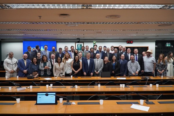 União Brasil e PP oficializam superfederação; fusão terá maior bancada do Congresso