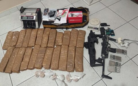 Imagem do post Valéria: PM apreende armas, munições e droga