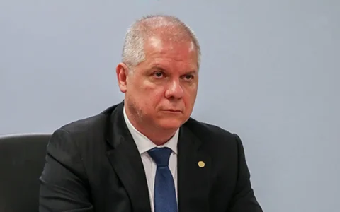 Imagem do post Lula determina demissão do presidente do INSS