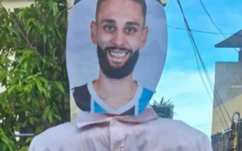 Imagem do post “Malhação do Judas” vira zoeira com zagueiro Wagner Leonardo após saída polêmica do Vitória