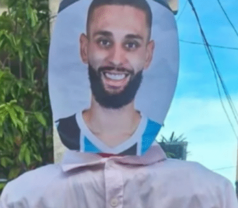 Imagem do post “Malhação do Judas” vira zoeira com zagueiro Wagner Leonardo após saída polêmica do Vitória